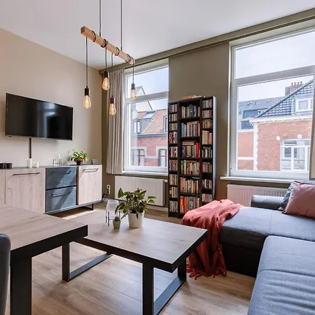 Het Kraaiennest - Bright And Spacious In A Tranquil Neighborhood